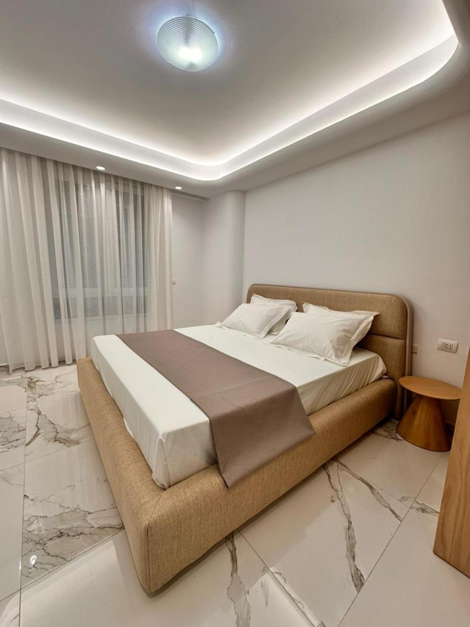 Agate City Center Apartment Tirana Buitenkant foto