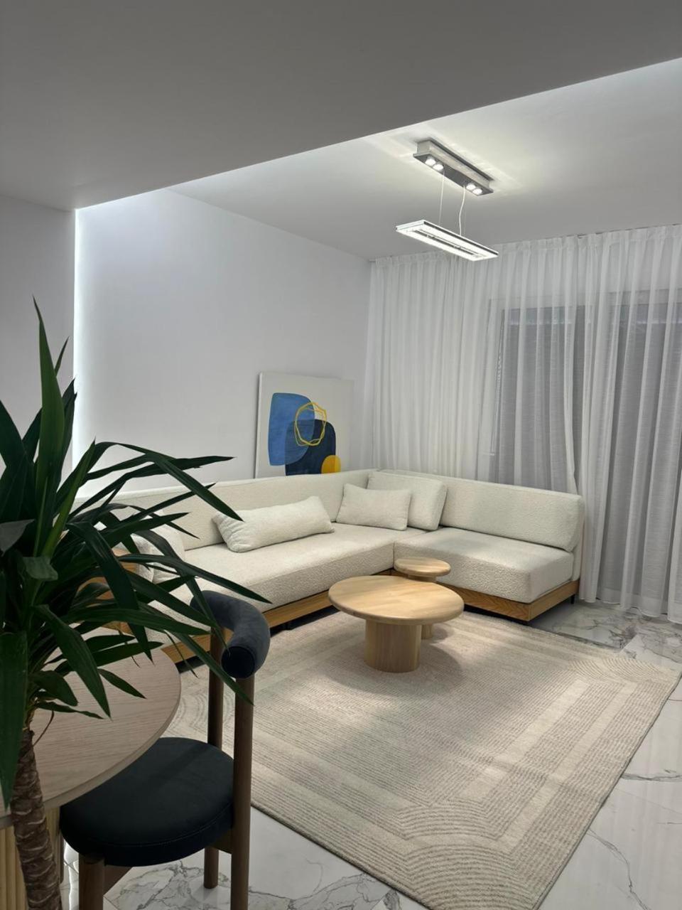 Agate City Center Apartment Tirana Buitenkant foto